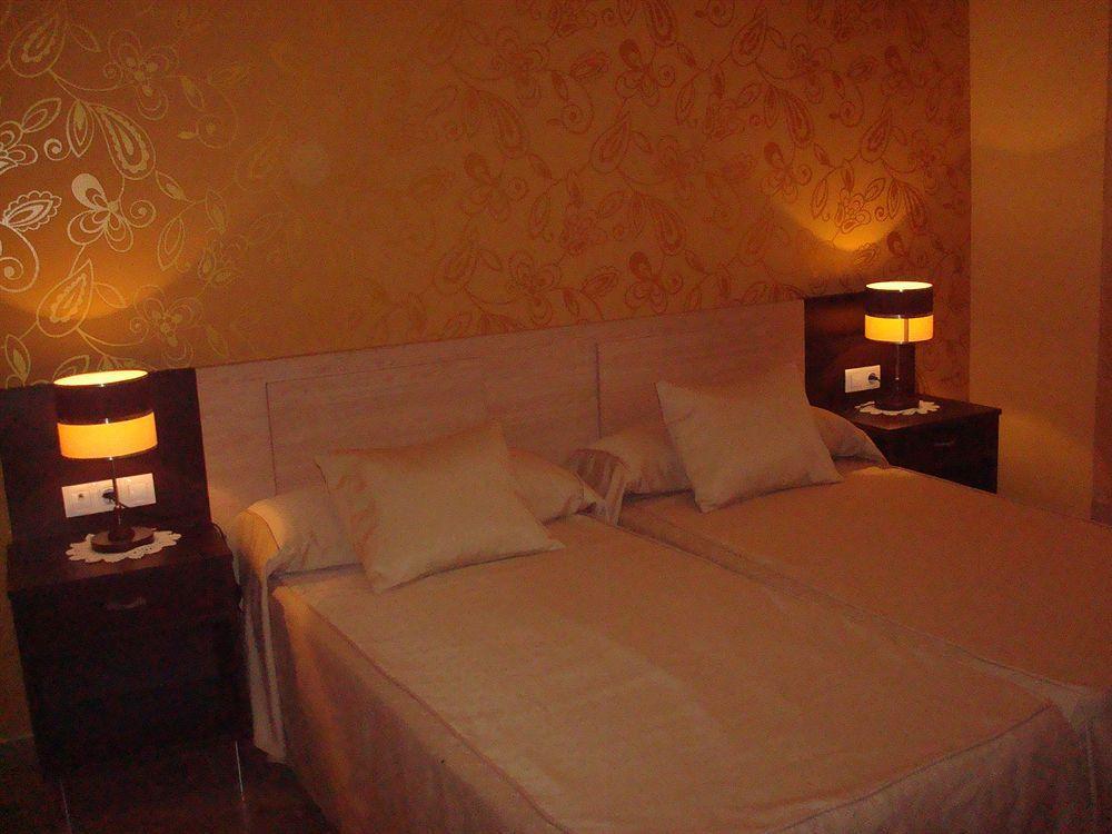 Hotel Los Chiles บีญานวยบา เดล อาร์โซบิสโป ภายนอก รูปภาพ